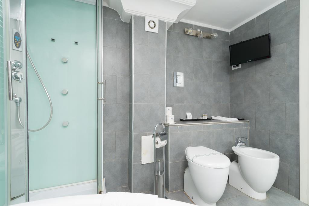 Suite Apartments Angioini Napoli Ruang foto