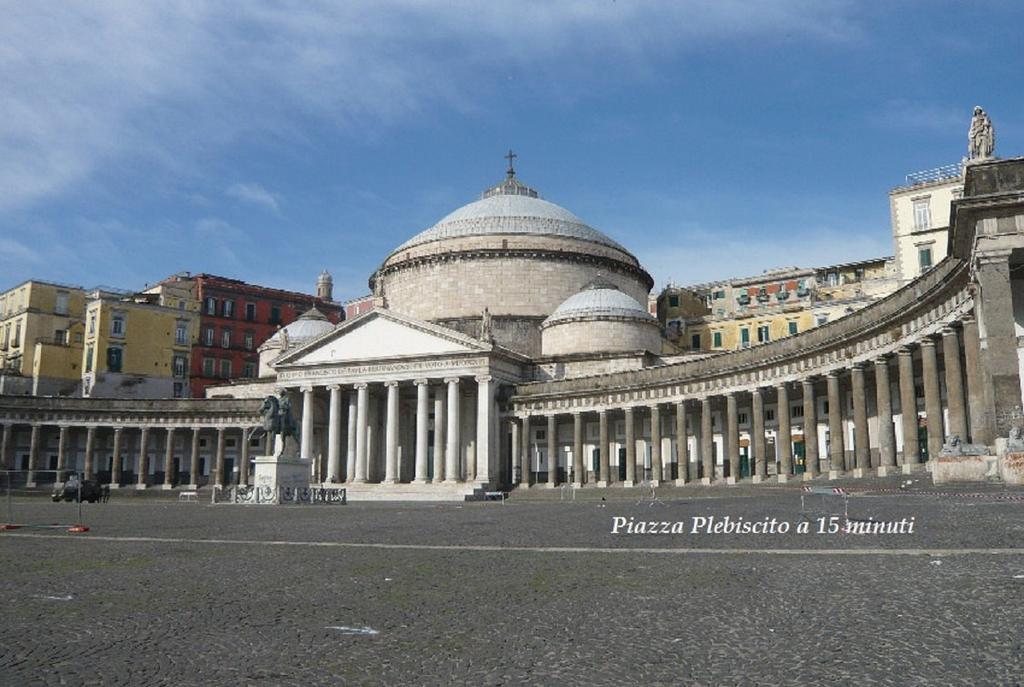 Suite Apartments Angioini Napoli Bagian luar foto
