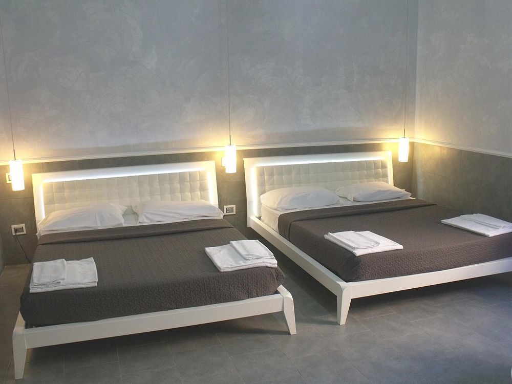 Suite Apartments Angioini Napoli Bagian luar foto