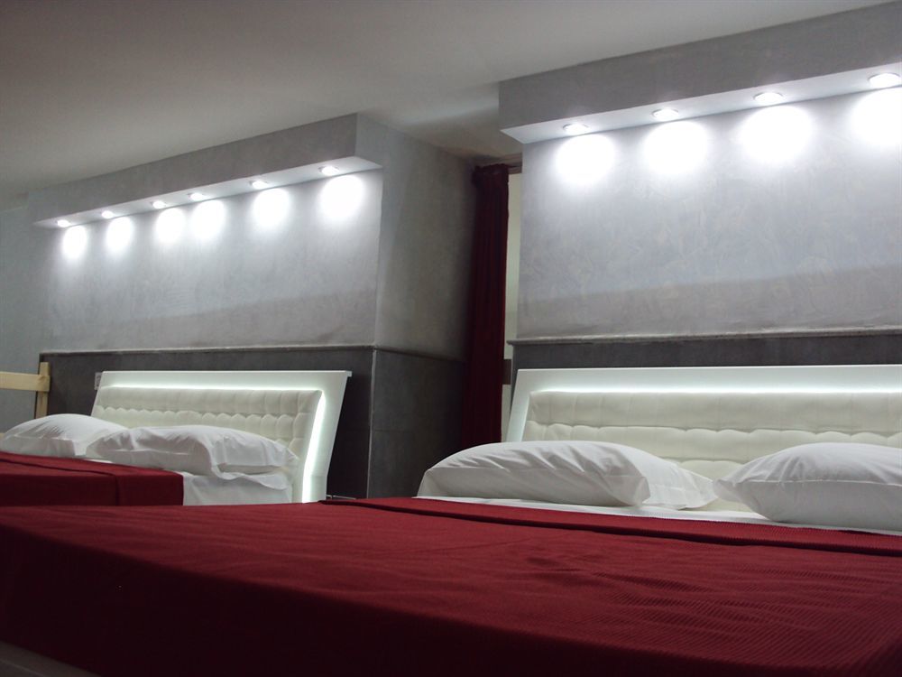 Suite Apartments Angioini Napoli Bagian luar foto