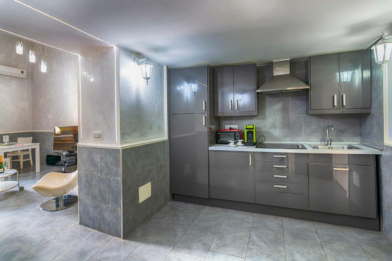 Suite Apartments Angioini Napoli Bagian luar foto