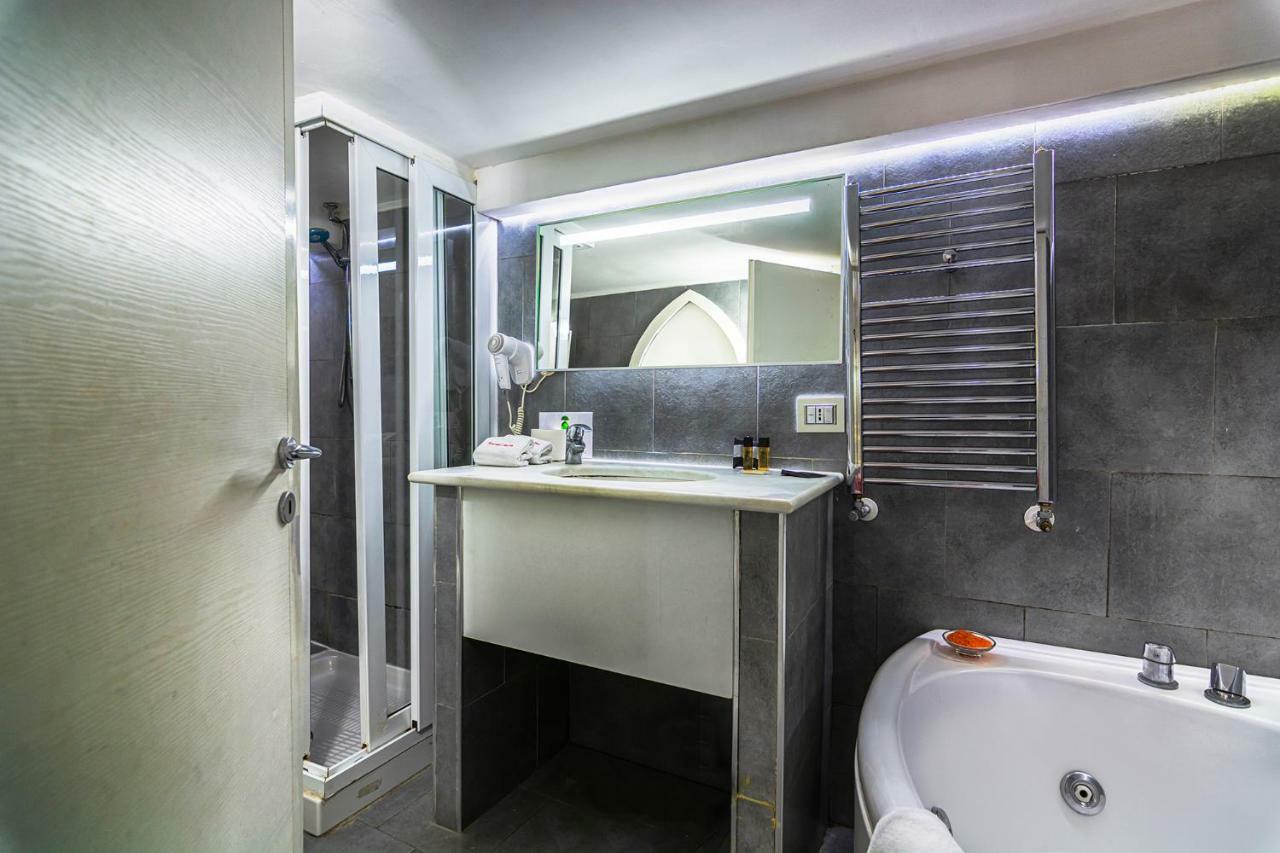 Suite Apartments Angioini Napoli Bagian luar foto