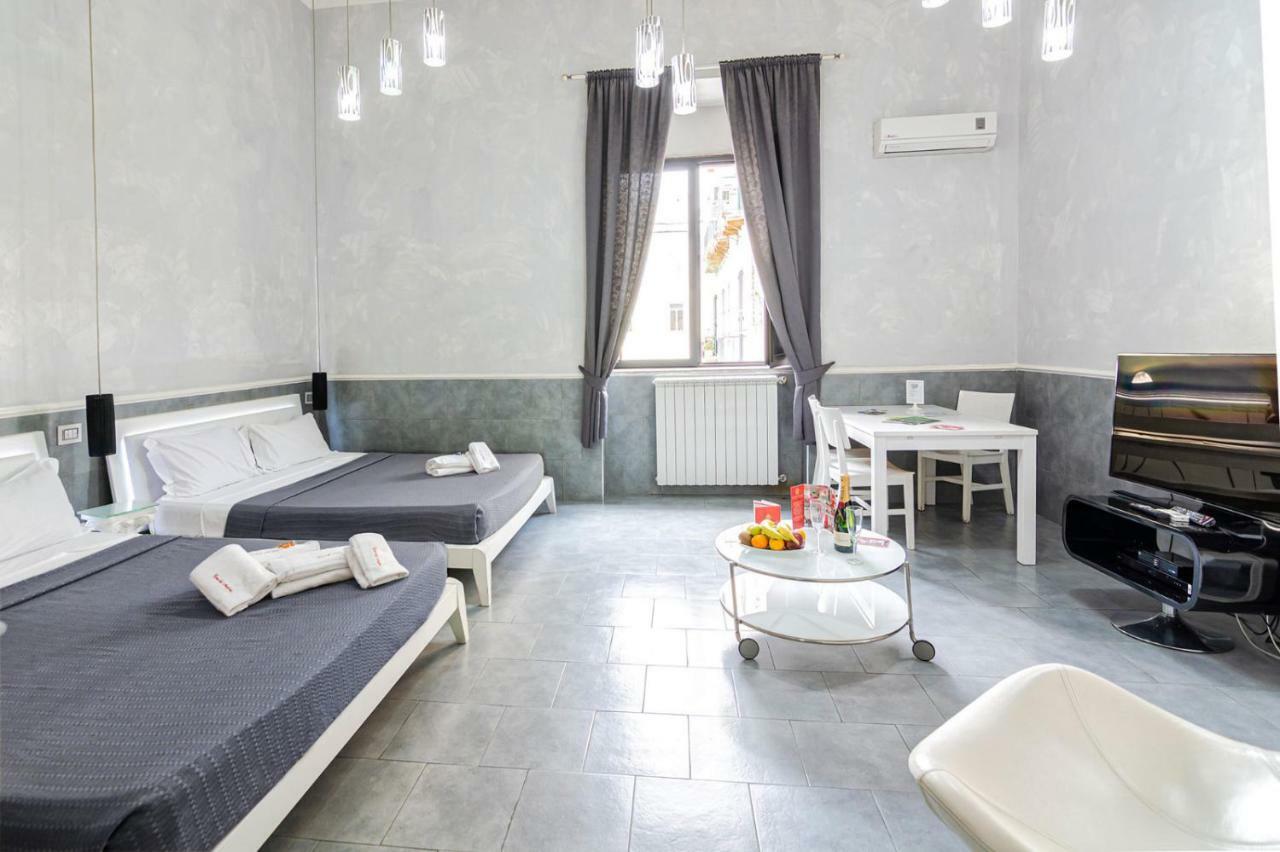 Suite Apartments Angioini Napoli Bagian luar foto